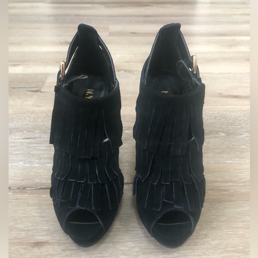 NEW N.Y.L.A ‘Kirby’ Black Suede Open Toe Fringe Bootie Heels, Size 6